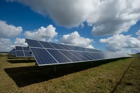 Asigurare instalator panouri fotovoltaice